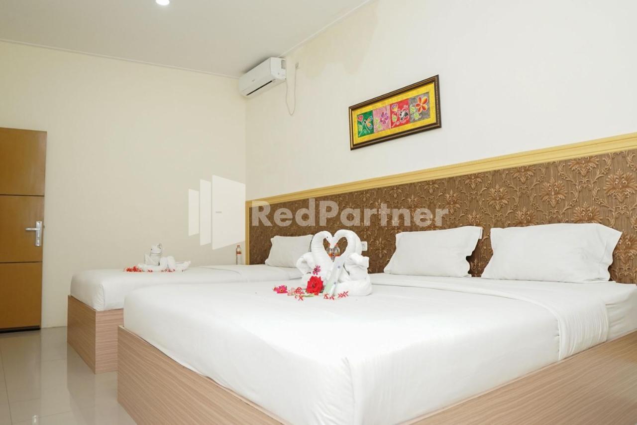 Adisa Homestay Near Saiful Anwar Malang Exteriör bild