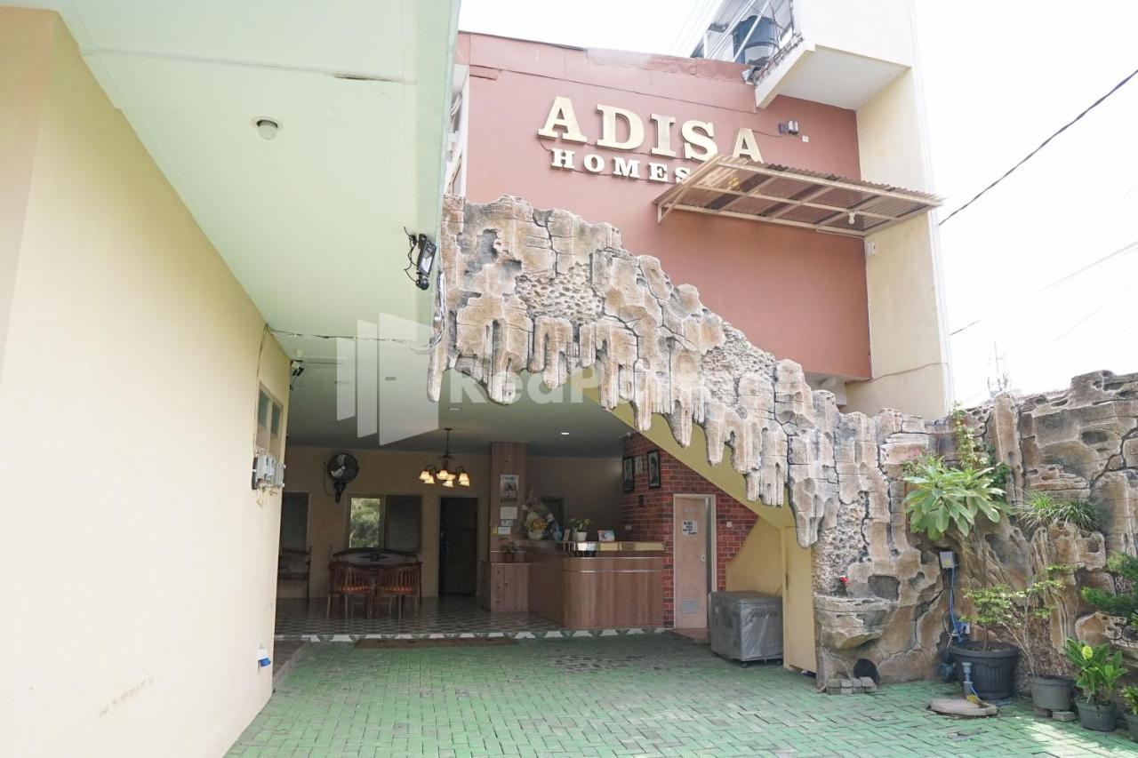 Adisa Homestay Near Saiful Anwar Malang Exteriör bild
