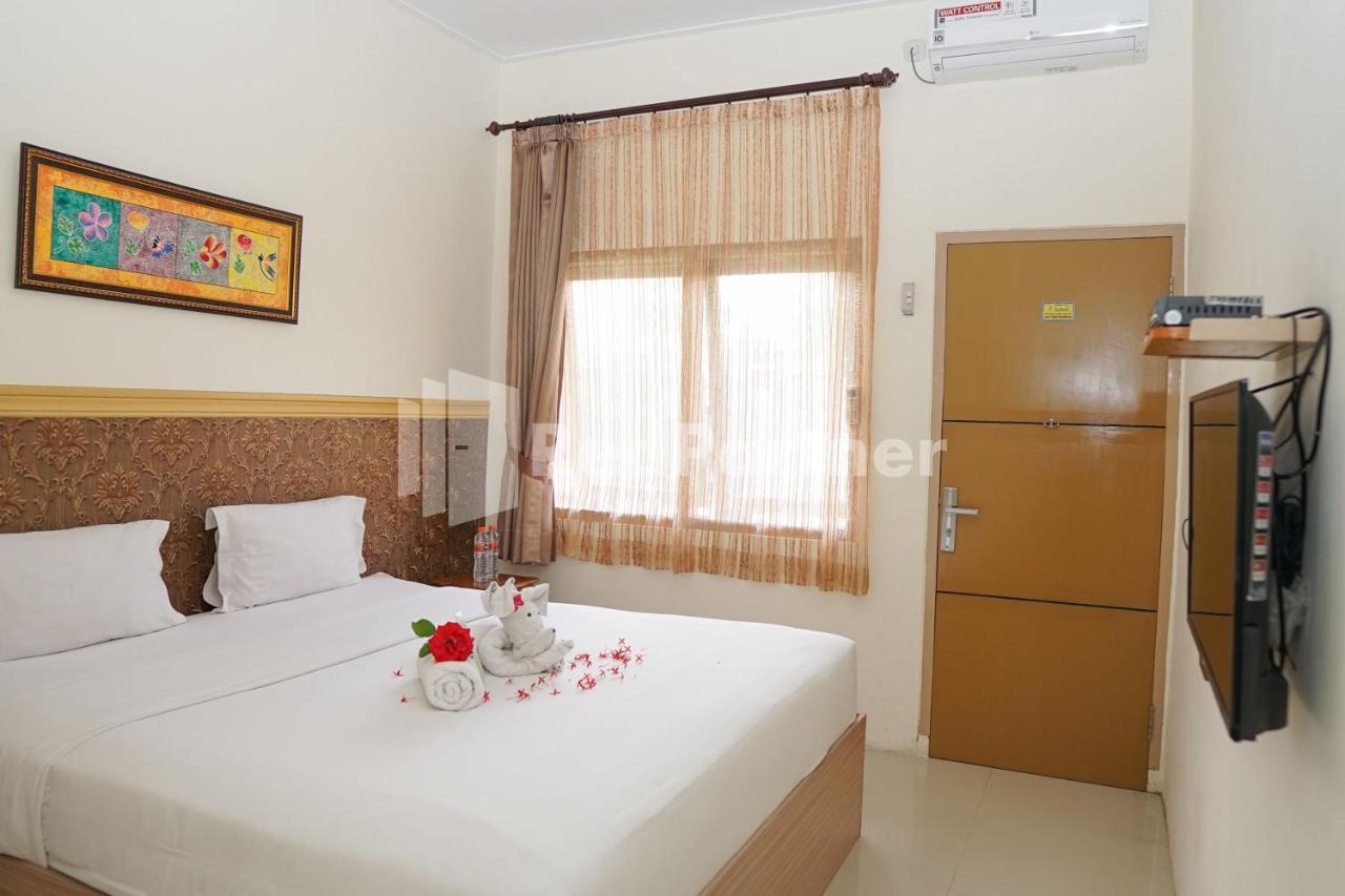 Adisa Homestay Near Saiful Anwar Malang Exteriör bild